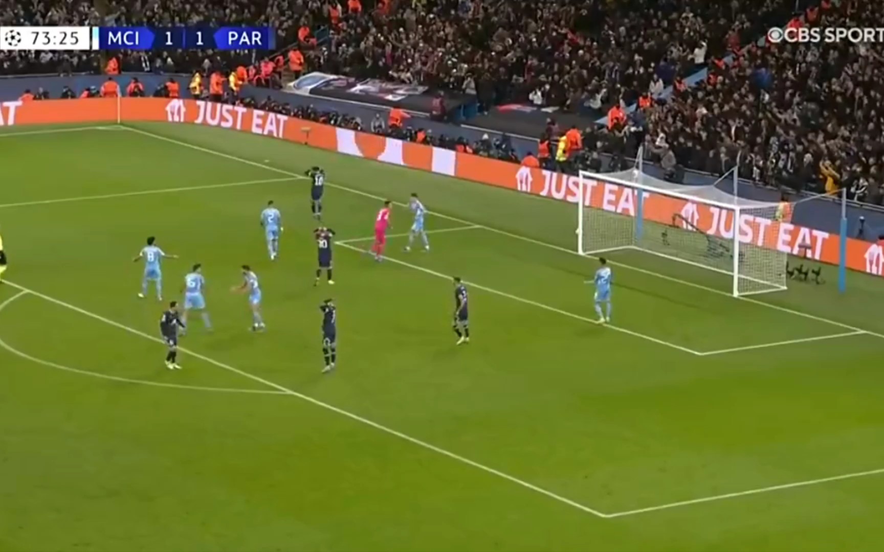 赵丽娜：走了70所学校，女孩踢球屈指可数；想让女孩踢球普及