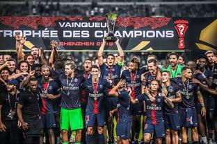 保安大爷中场硬核加入拉拉队，全场尖叫炸了！