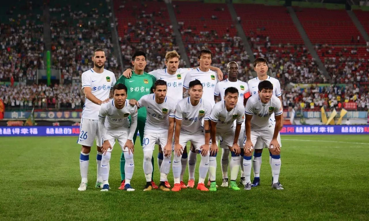 7胜破咒！肘伤缠身的郑钦文为何能硬刚TOP10？